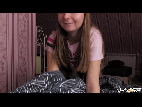 ❤️ Blondina îi suge adânc prietenei ei și primește spermă în gură ❌ at ro.full-porner.ru ❤